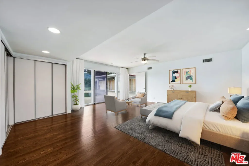 15901 High Knoll Road, Los Angeles, California, United States. - Photo 13
