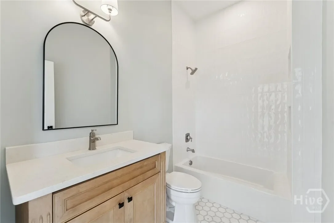 111 E 49th Street, Savannah, Georgia, United States. - Photo 25
