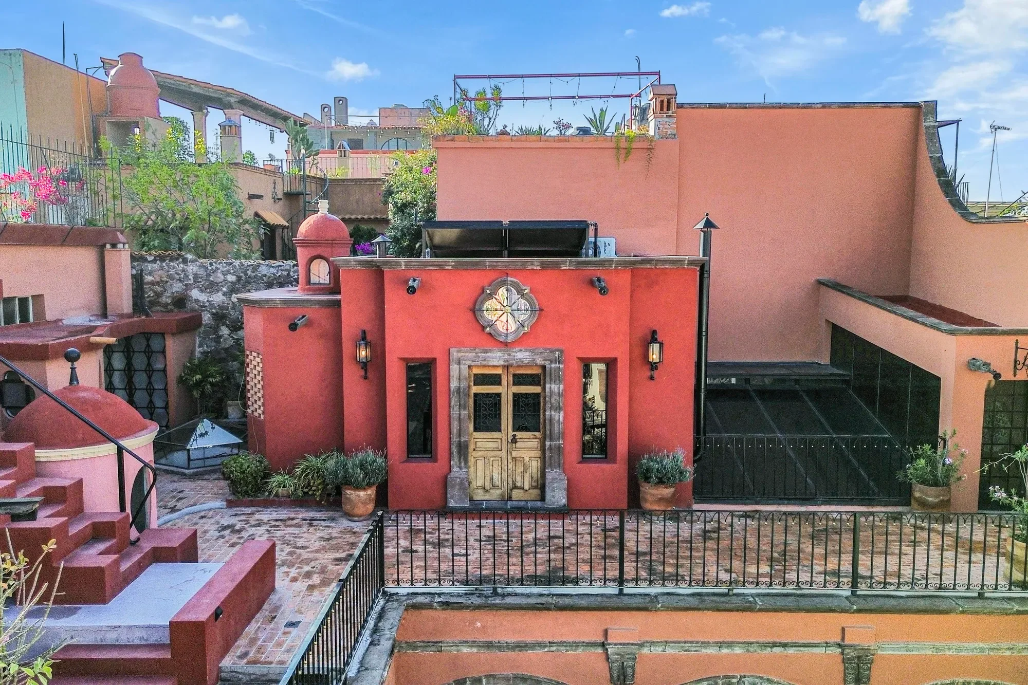 Exterior photo 10