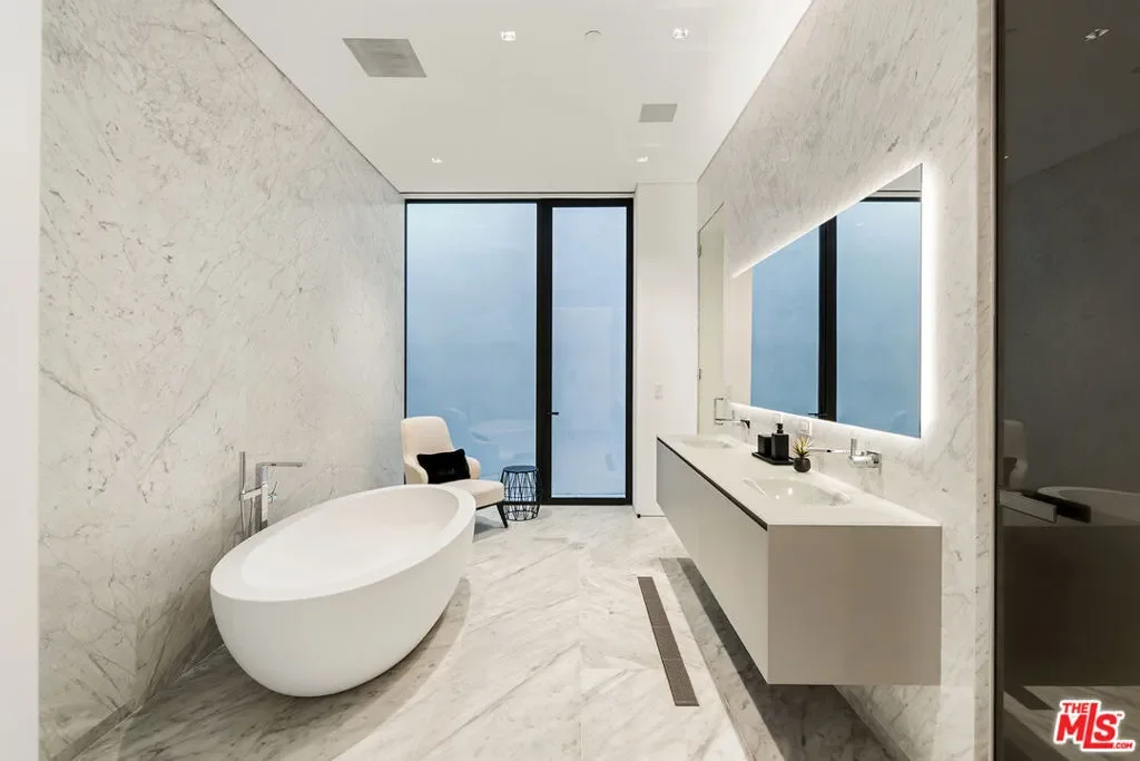 1108 Wallace, Beverly Hills, California, United States. - Photo 9