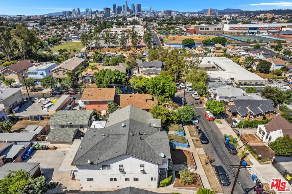 2810 E 6th Street, Los Angeles, California, United States. - Photo 3