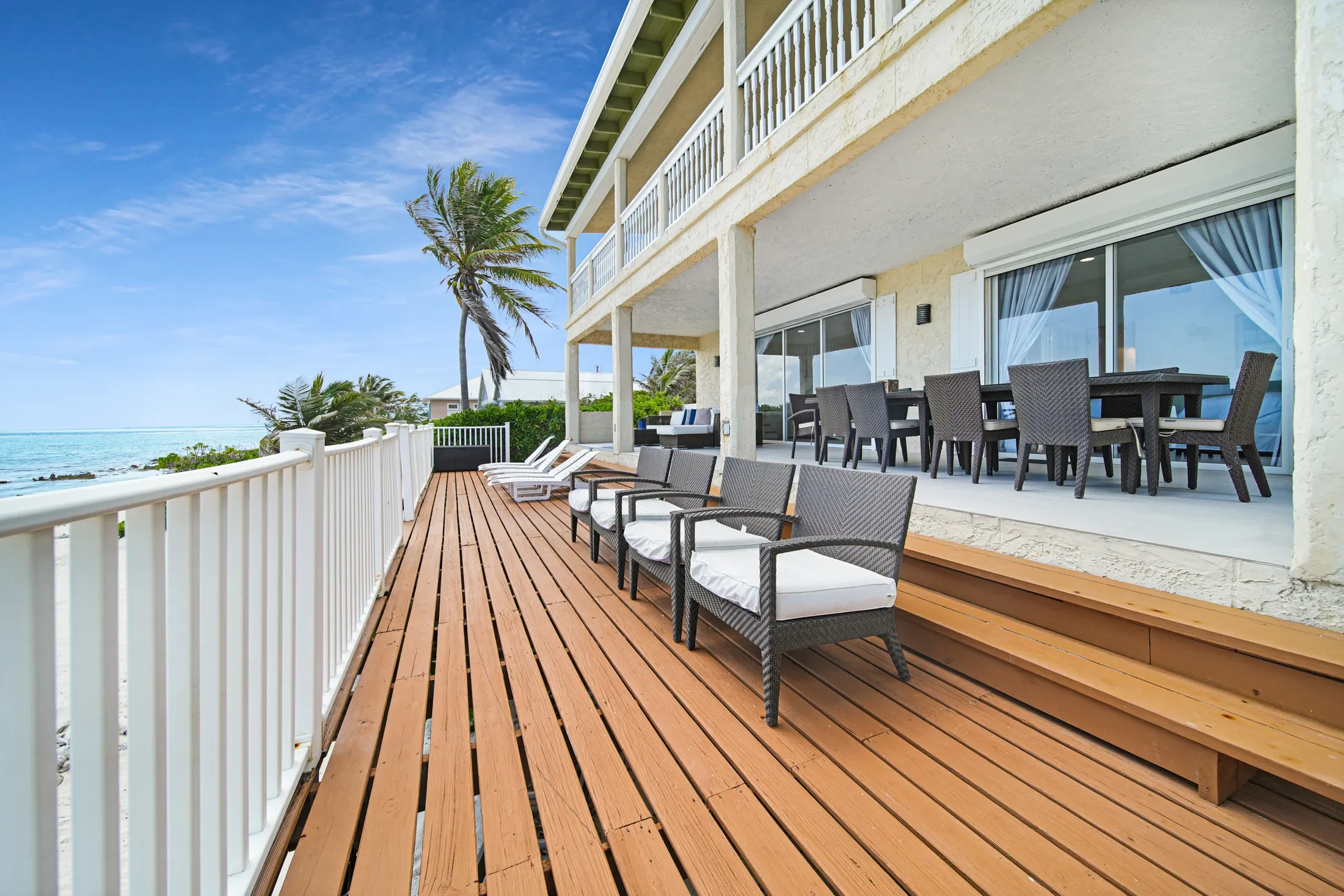 Exterior photo 8