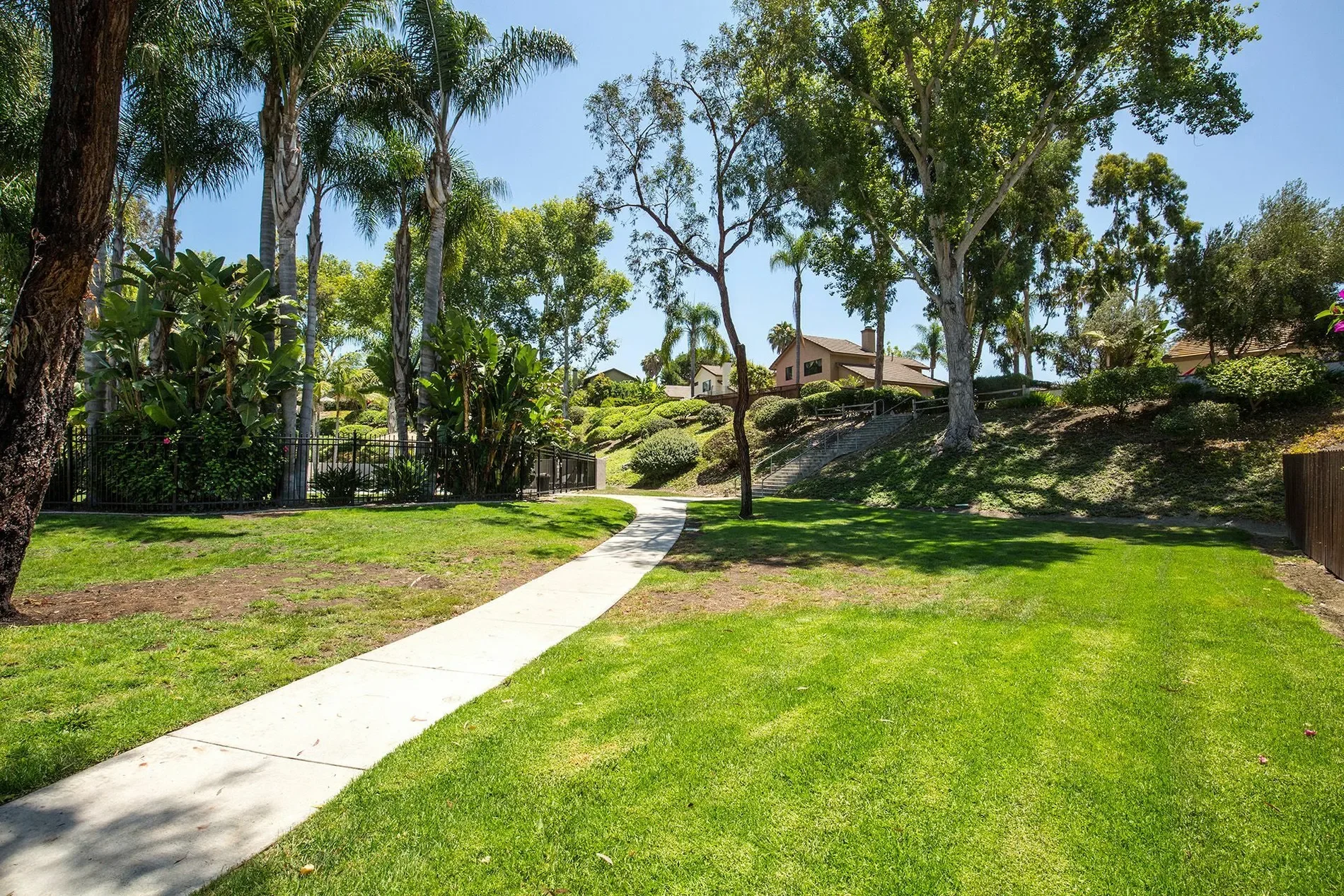 Exterior photo 12