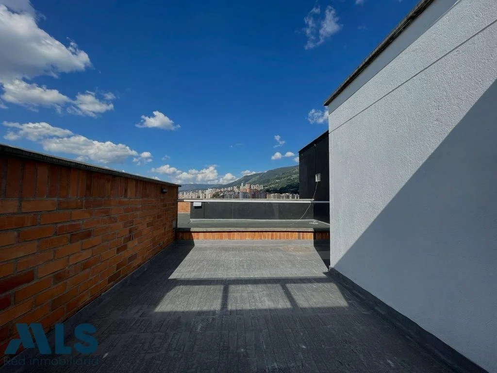 Exterior photo 7