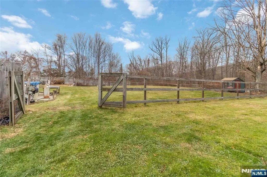 1432 Macopin Road, West Milford, NJ 07480, West Milford, New Jersey, United States. - Photo 32