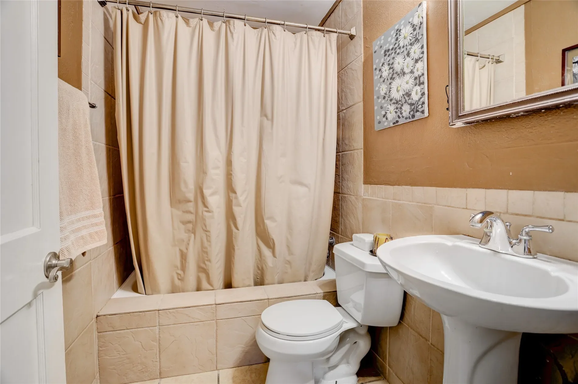 6625 Sivley Street, Houston, TX 77055, Houston, Texas, United States. - Photo 1