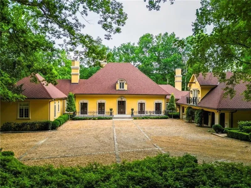 Single Family Residence in Ball Ground