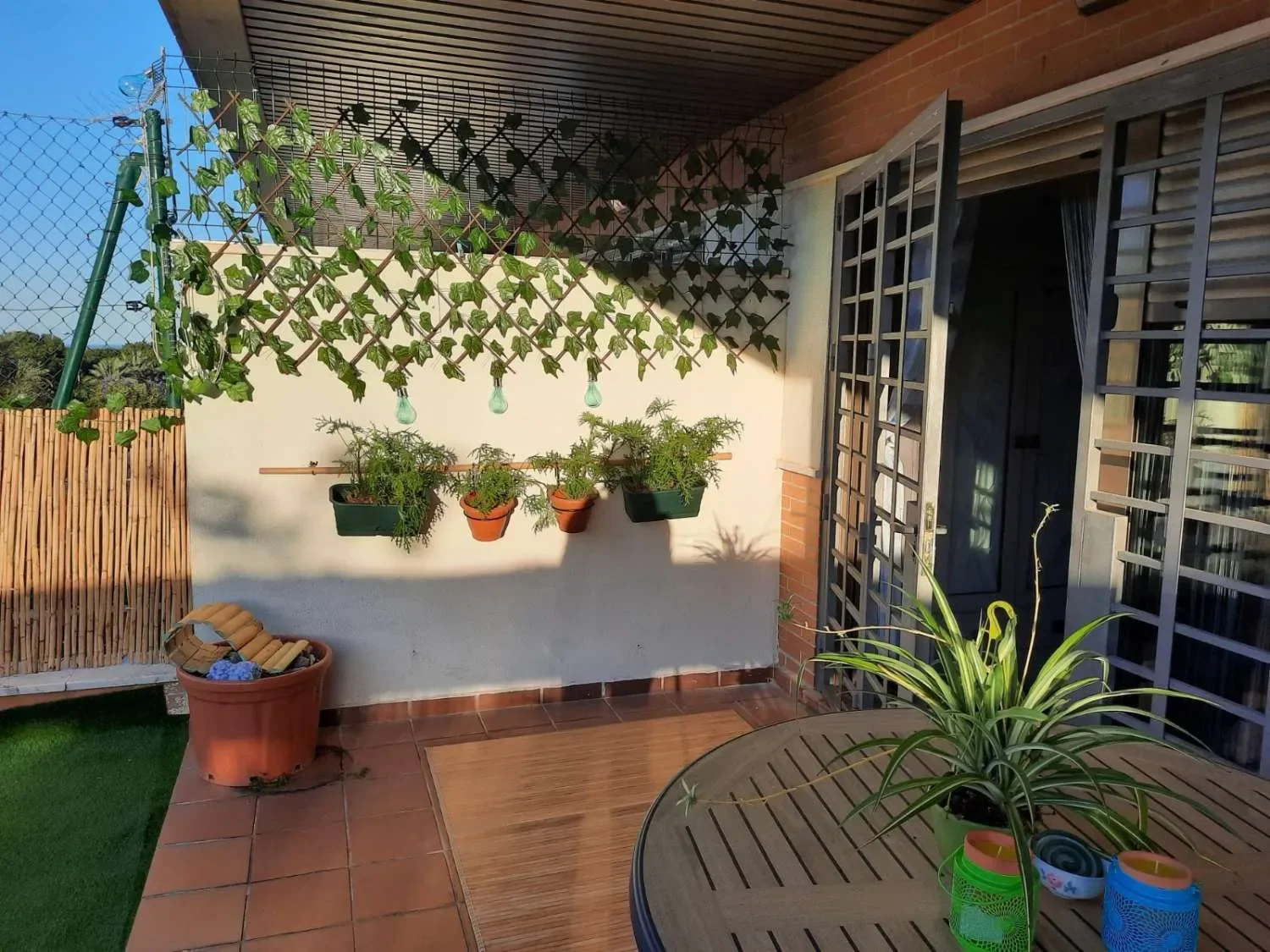 Exterior photo 4
