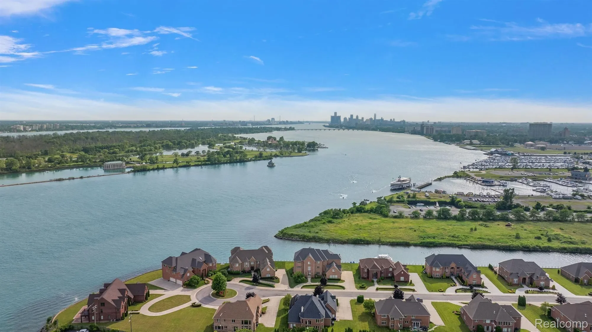 18 SAND BAR Lane, Detroit, MI 48214, Detroit, Michigan, United States. - Photo 34