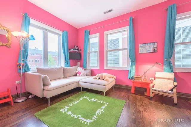 310 E 18th St, Chicago, IL 60616, Chicago, Illinois, United States. - Photo 2