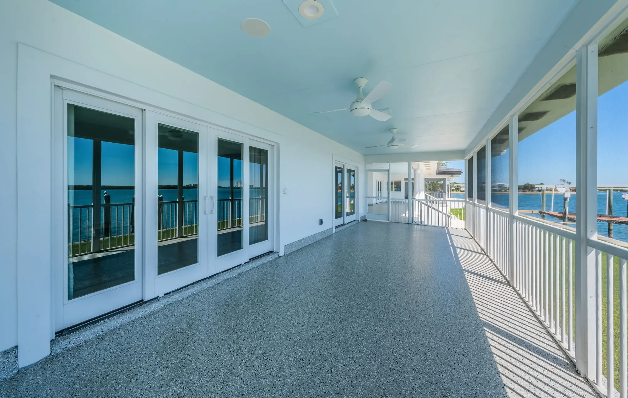 Exterior photo 12