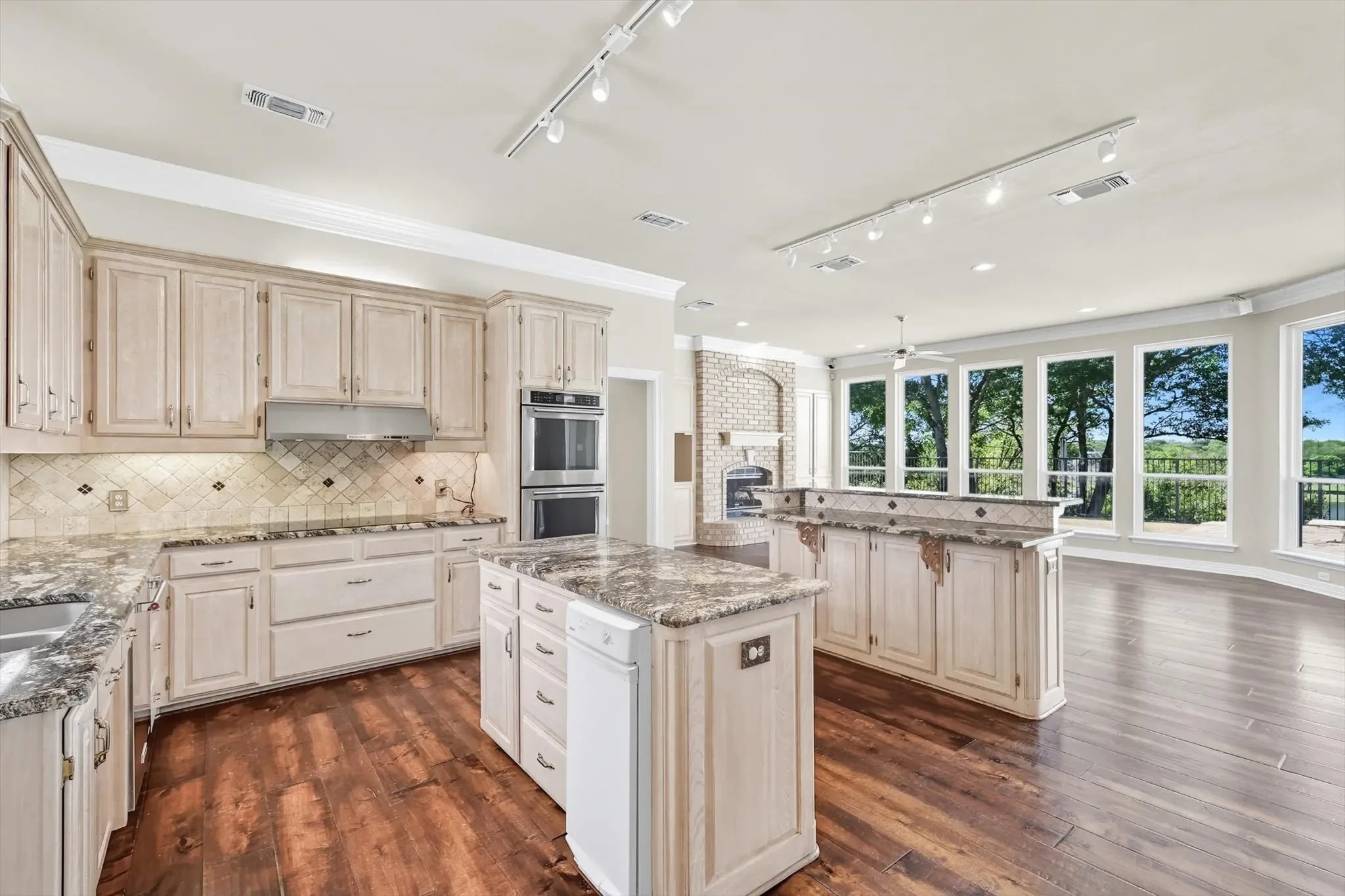 143 Lakeview Drive , Aledo, TX 76008, Aledo, Texas, United States. - Photo 18