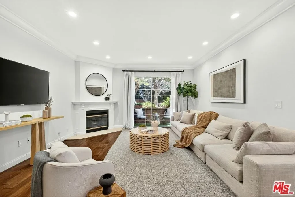 315 N Swall Drive 103, Beverly Hills, California, United States. - Photo 12