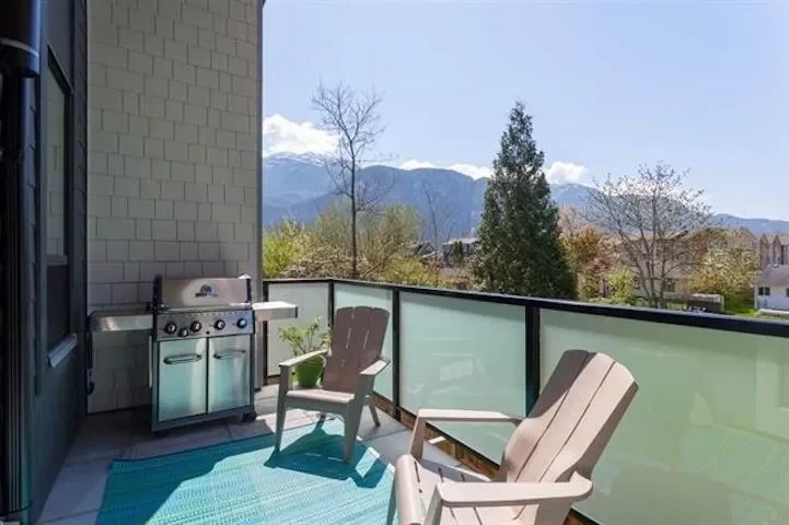 38447 Buckley Avenue 4, Squamish, British Columbia, Canada. - Photo 1