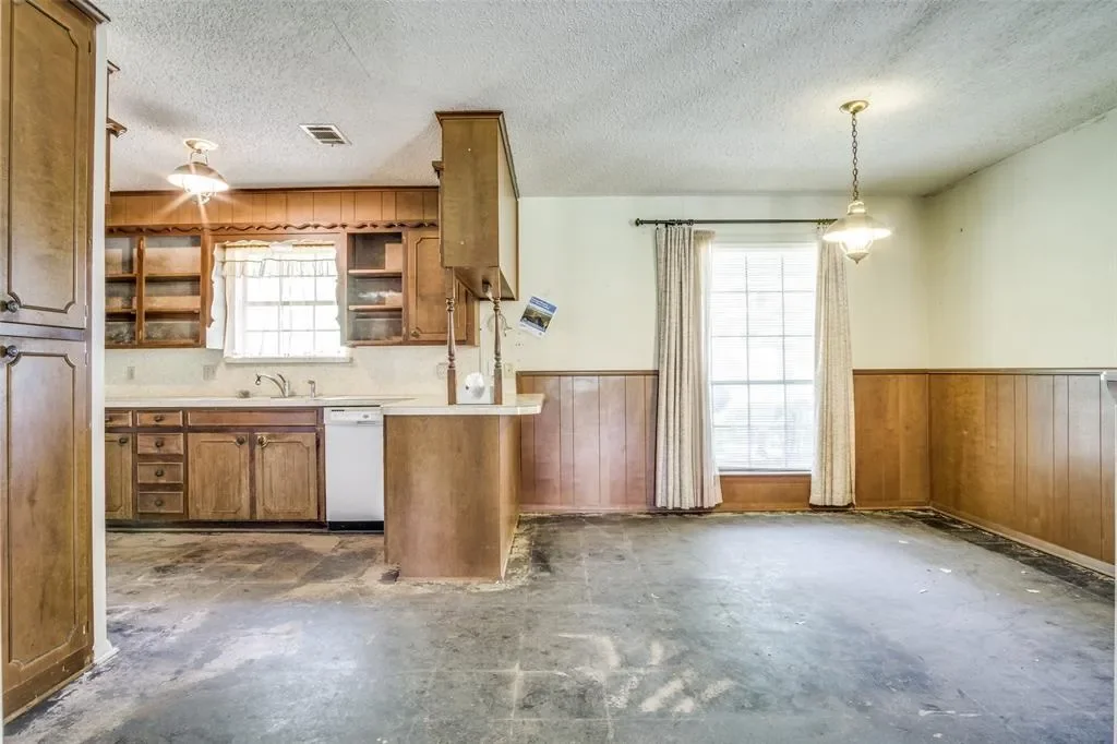 1905 County Rd 913, Burleson, Texas, United States. - Photo 17
