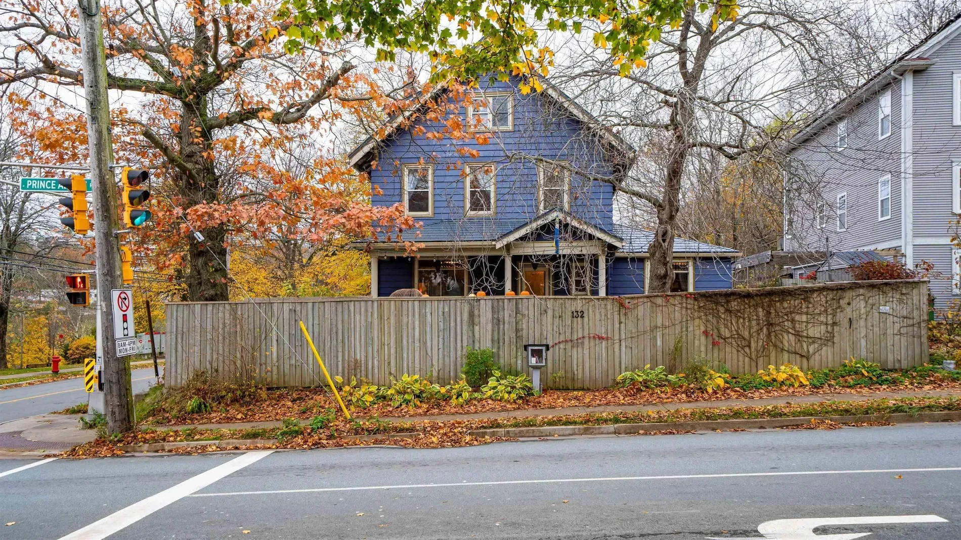 Exterior photo 8