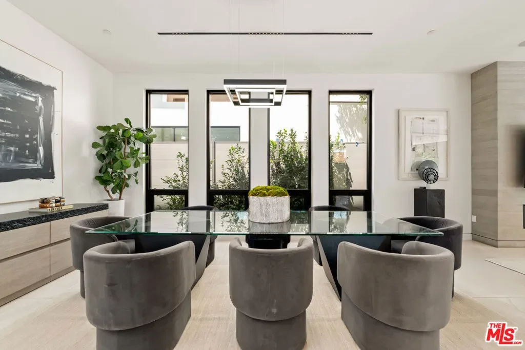 818 N Curson Avenue, Los Angeles, California, United States. - Photo 54