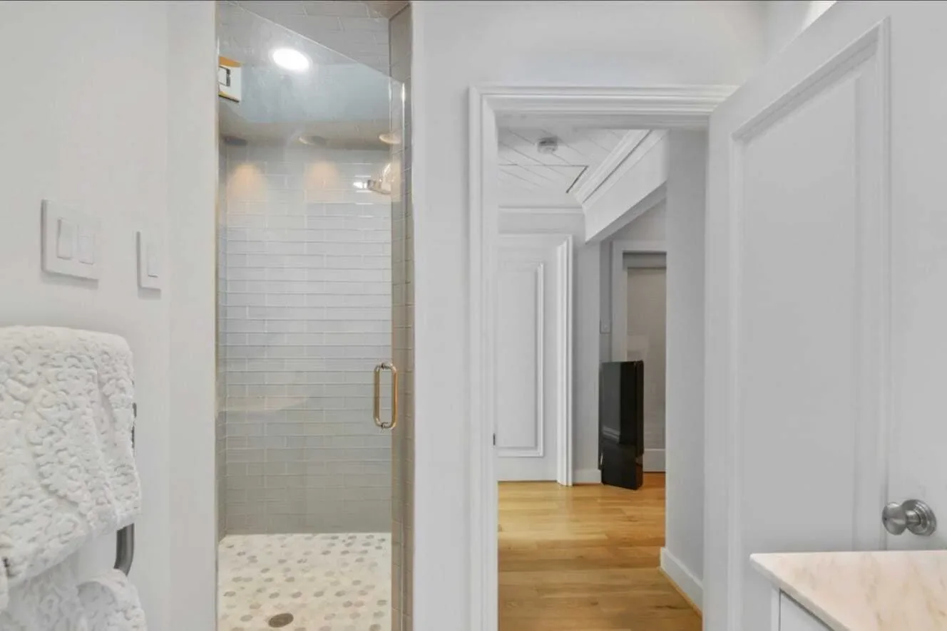 11545 Hillcrest Road, Dallas, TX, 75230, USA, Dallas, Texas, United States. - Photo 31