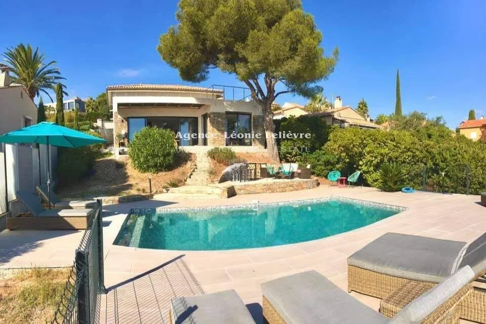 Roquebrune-sur-Argens, Provence-Alpes-Côte d'Azur, France. - Photo 6