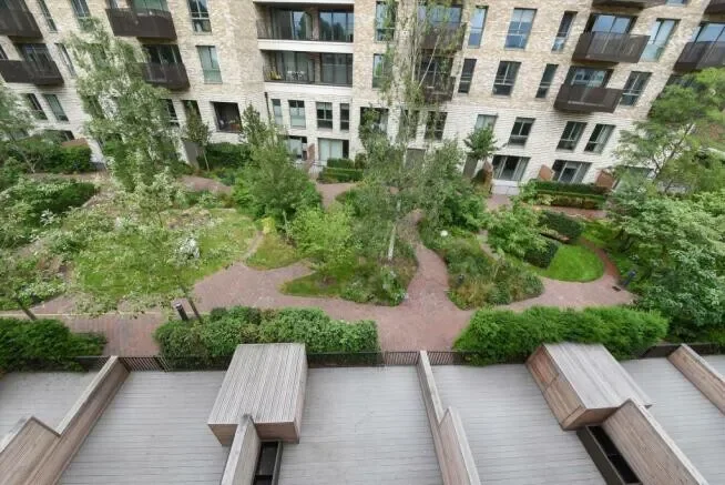 Exterior photo 3