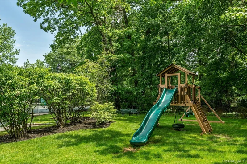 52 Hyde Court, Manhasset, NY 11030, Manhasset, New York, United States. - Photo 30