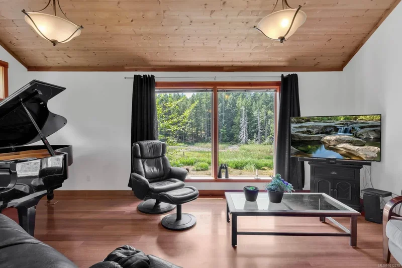 2 Welch Rd, Lasqueti Island, British Columbia, Canada. - Photo 22