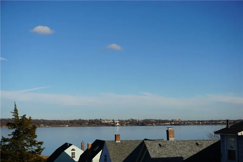 1232 Narragansett Boulevard, Cranston, Rhode Island, United States. - Photo 39