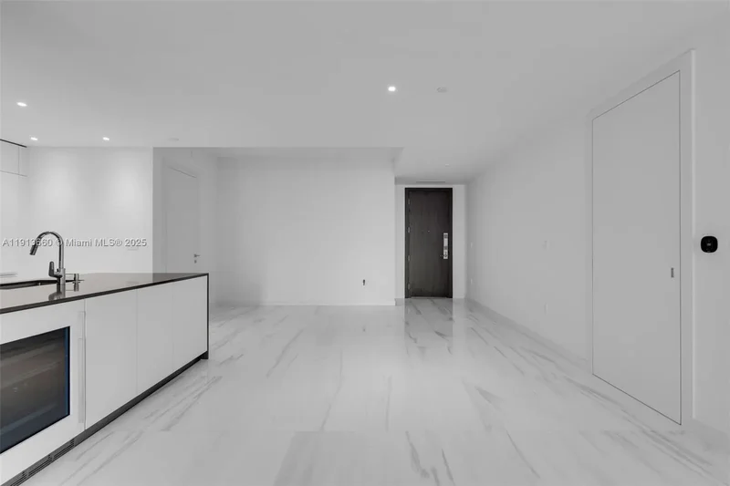 300 Biscayne Boulevard Way 3009W, Miami, Florida, United States. - Photo 42