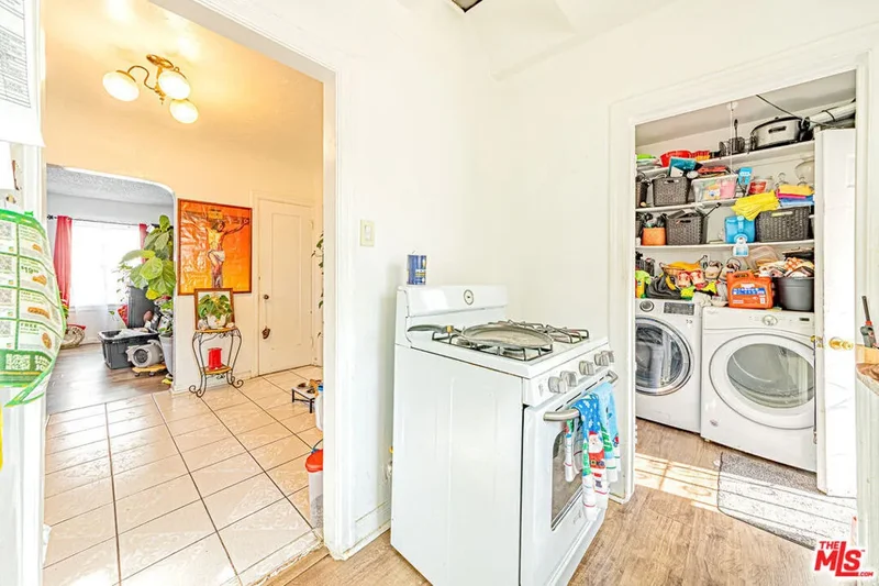 1618 S Burnside Avenue, Los Angeles, California, United States. - Photo 30