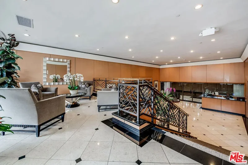211 S Spalding Drive 109S, Beverly Hills, California, United States. - Photo 27