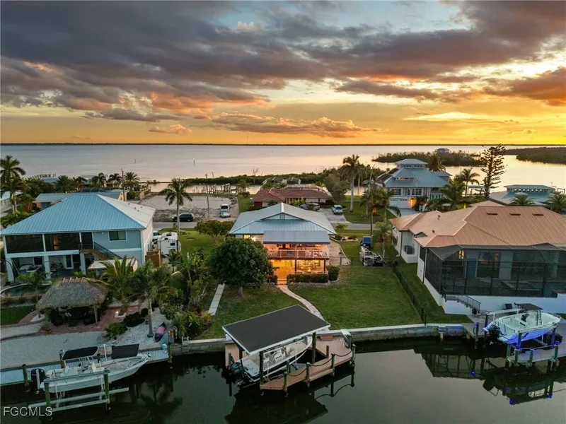 3660 San Carlos Drive, St James City, FL 33956, Saint James City, Florida, United States. - Photo 7