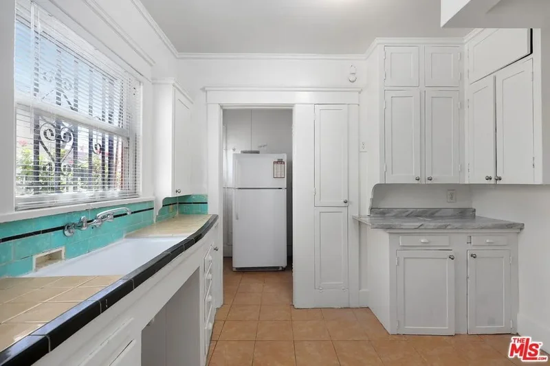 1462 W 53rd Street, Los Angeles, California, United States. - Photo 14