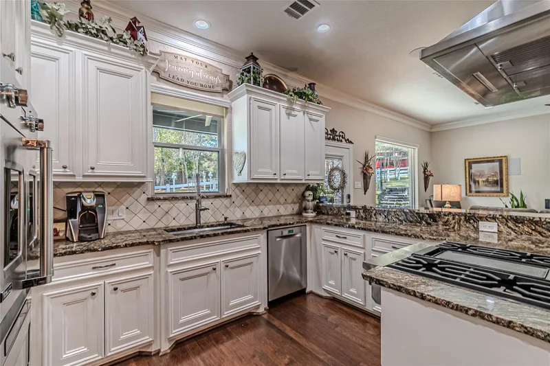 15569 Crown Oaks Drive, Montgomery, Texas, United States. - Photo 42