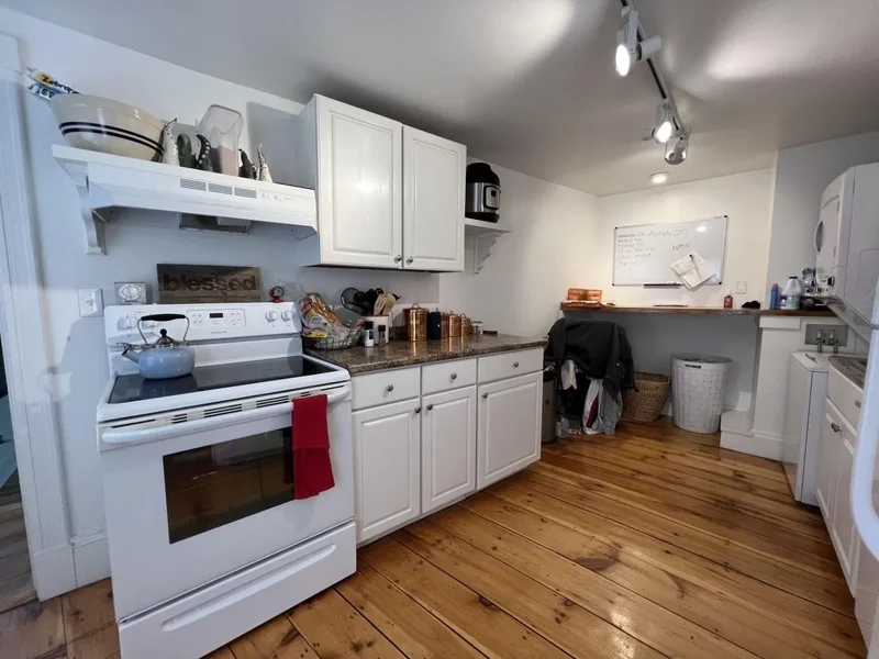 379 Cumberland Avenue 3, Portland, ME 04101, Portland, Maine, United States. - Photo 5