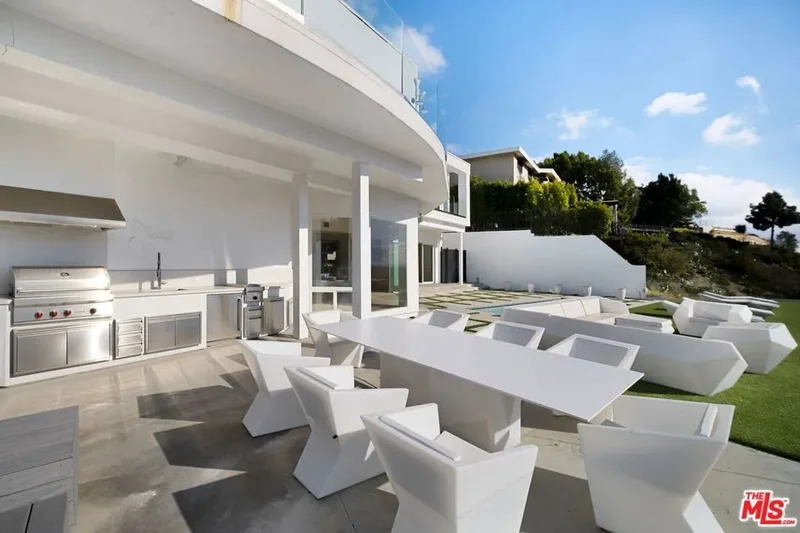 7868 Electra Drive, Los Angeles, California, United States. - Photo 36
