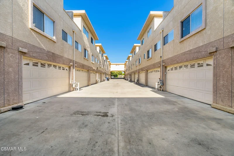 10215 Variel Avenue 11, Los Angeles, California, United States. - Photo 18