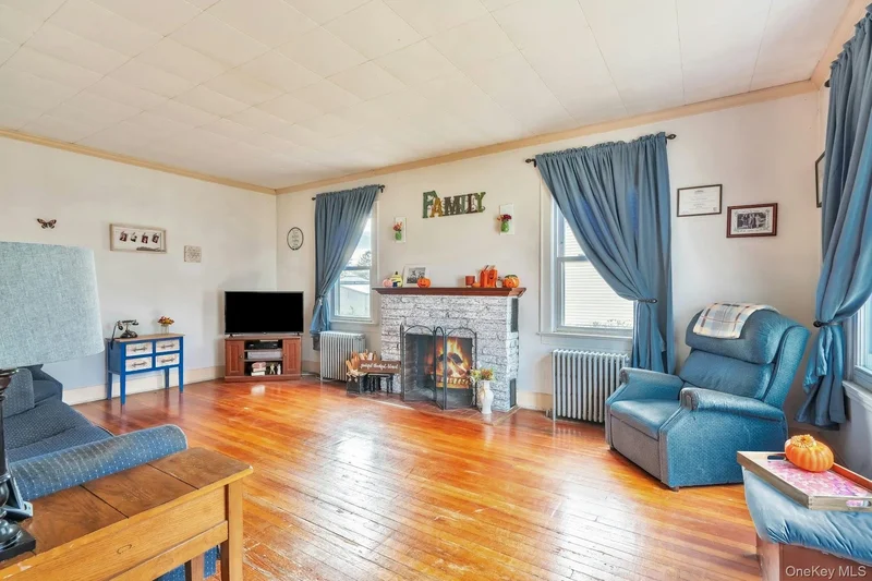 180 Thomas Street, Brentwood, New York, United States. - Photo 18