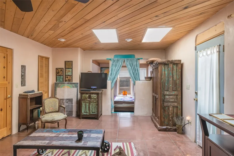 114-B Valencia Road, Santa Fe, NM 87505, Santa Fe, New Mexico, United States. - Photo 19