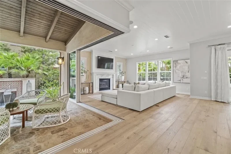 208 Radial, Irvine, California, United States. - Photo 16