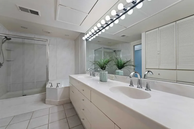 5250 S LANDING SQUARE DR #13 , Portland, OR 97239, Portland, Oregon, United States. - Photo 17