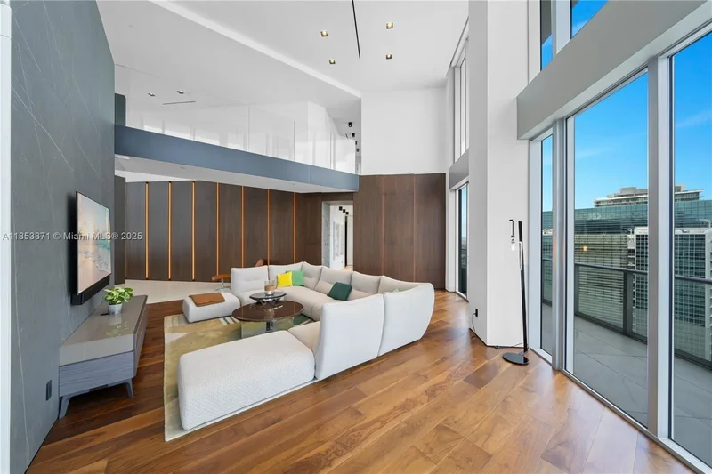 1300 Brickell Bay Dr 4401, Miami, Florida, United States. - Photo 29