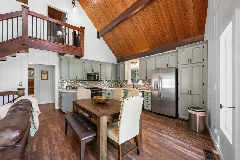 635 Grass Valley Road , Lake Arrowhead, CA 92352, Lake Arrowhead, California, United States. - Photo 7