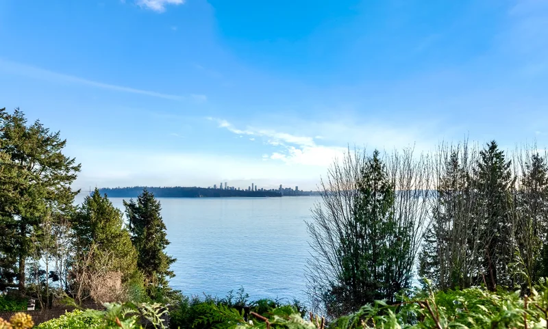 3575 Sunset Ln, West Vancouver, BC V7V 0A9, Canada, West Vancouver, British Columbia, Canada. - Photo 7