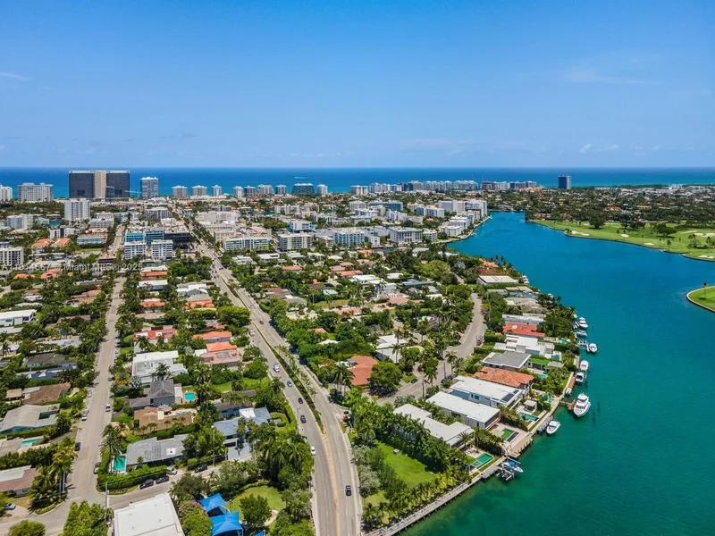1210 95th St, Bal Harbour, Florida, United States. - Photo 17