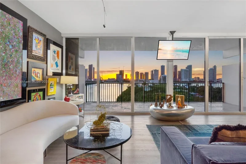 1000 Venetian Way 810, Miami, Florida, United States. - Photo 60