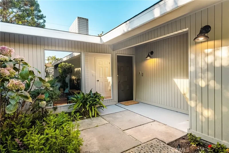 337 Vista Baya, CA, Costa Mesa, California, United States. - Photo 15