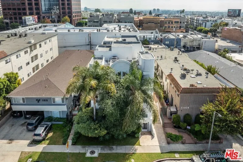 11822 Goshen Avenue 301, Los Angeles, California, United States. - Photo 24