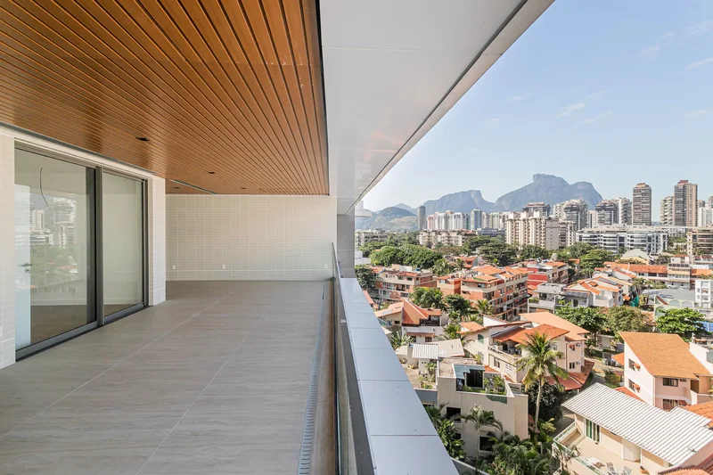 Brand New Beachfront Apartment Full Amenities