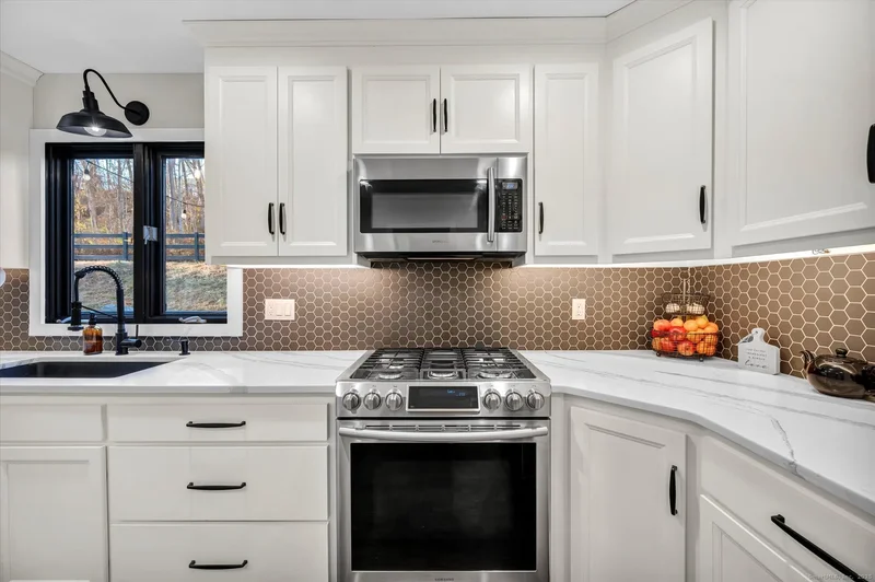 137 Greenwood Lane, Monroe, CT 06468, Monroe, Connecticut, United States. - Photo 14