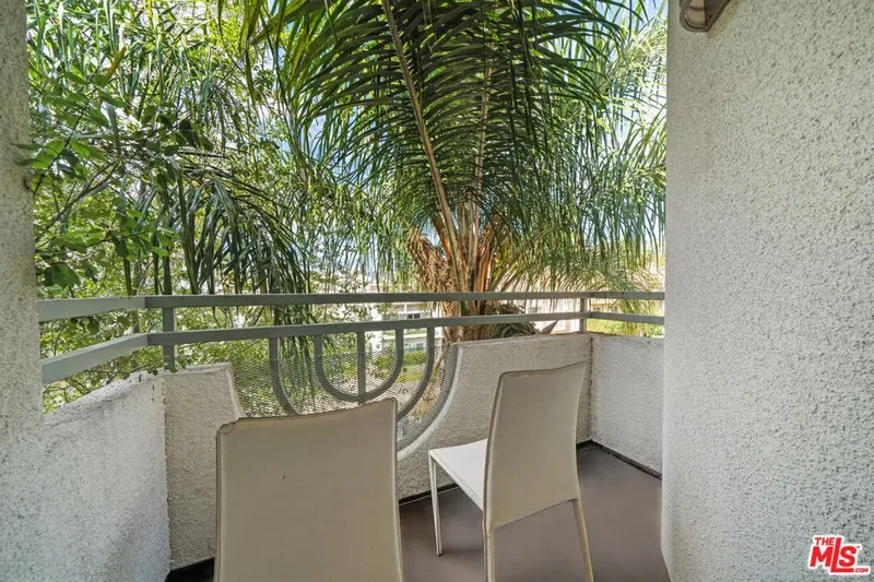 11822 Goshen Avenue 301, Los Angeles, California, United States. - Photo 16